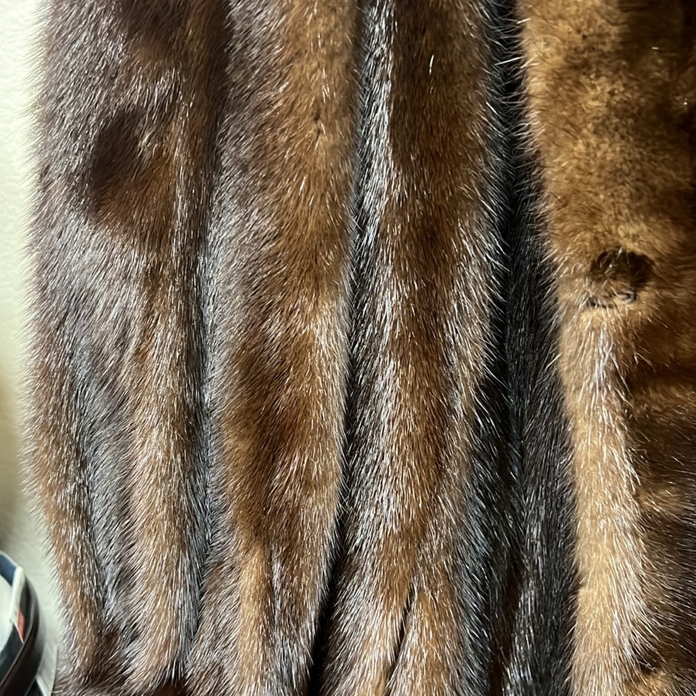 TIM O’BRIEN | PALM SPRINGS FURRIER fur coat - Picture 4 of 10